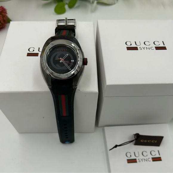 Unisex Gucci sync quartz watch made in Italy - Picture 3 of 10